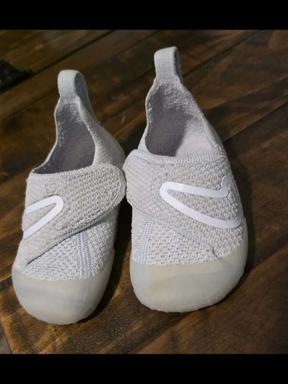 Nike Kids Slip-On Knit Shoes in Light Gray - Picture 2 of 5